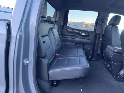 Used 2025 GMC Sierra 1500 SLT AWD/4WD image 16