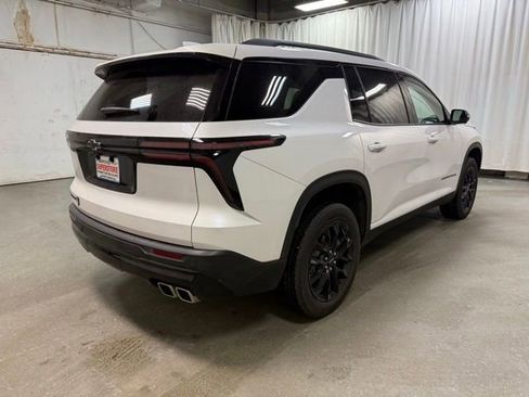 Used 2025 Chevrolet Traverse LT w/ Midnight/Sport Edition FWD image 6