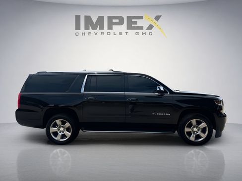 Used 2018 Chevrolet Suburban Premier AWD/4WD image 6