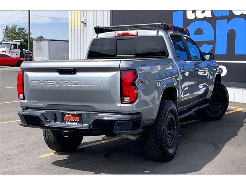 Used 2024 Chevrolet Colorado Z71 w/ Z71 Convenience Package 2 AWD/4WD image 15