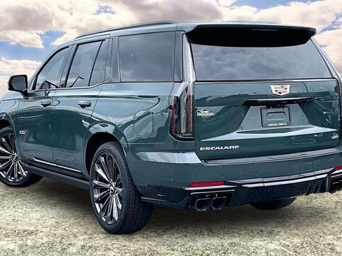 Used 2026 Cadillac Escalade V w/ LPO, Floor Liner Package AWD/4WD image 4