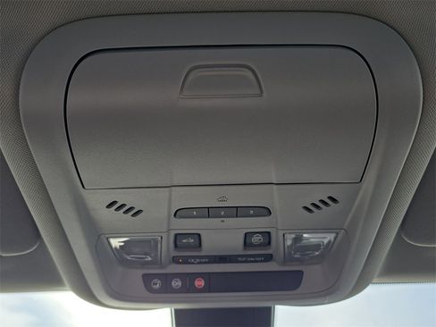 Used 2024 GMC Terrain AT4 w/ Infotainment Package II image 36