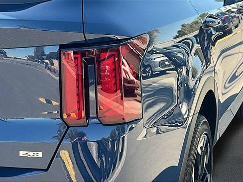 New 2025 Kia Sorento EX w/ Panoramic Sunroof Package image 9