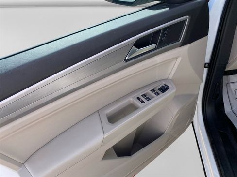 Used 2019 Volkswagen Atlas SE image 14