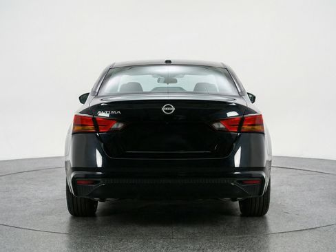 Used 2025 Nissan Altima 2.5 SV image 7