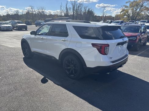 Used 2023 Ford Explorer ST-Line w/ Class IV Trailer Tow Package image 6