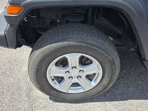 Used 2019 Jeep Wrangler Unlimited Sport S AWD/4WD image 9