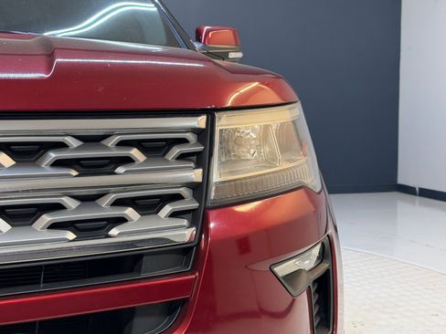 Used 2018 Ford Explorer Limited w/ Equipment Group 301A FWD image 23