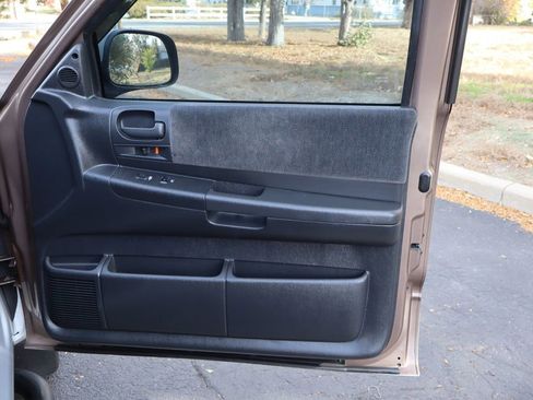 Used 2001 Dodge Dakota SLT image 25