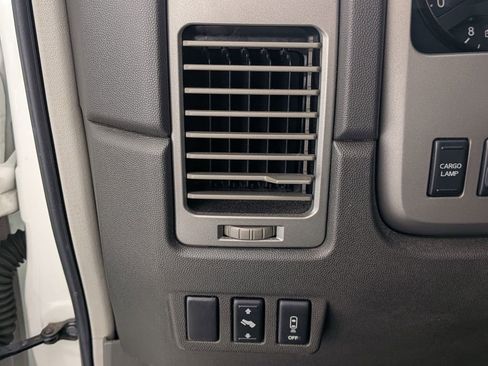 Used 2006 Nissan Titan SE RWD image 12
