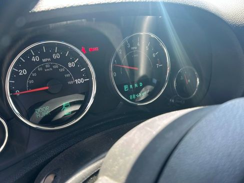 Used 2016 Jeep Wrangler Unlimited Sahara w/ Connectivity Group AWD/4WD image 4