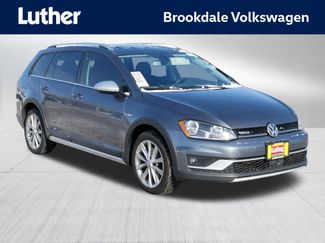 Used 2017 Volkswagen Golf Alltrack SE video 1