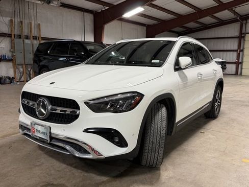 Used 2025 Mercedes-Benz GLA 250 4MATIC image 3