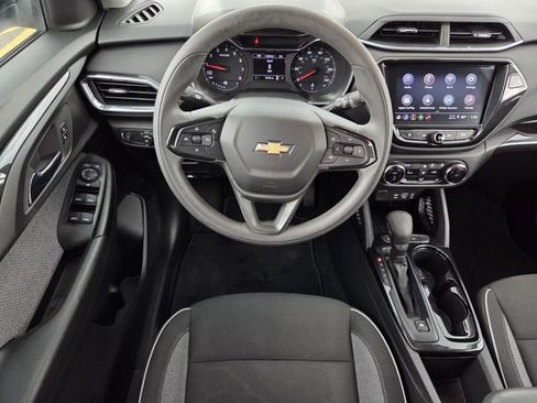 Certified 2022 Chevrolet TrailBlazer LT w/ Convenience Package FWD image 14