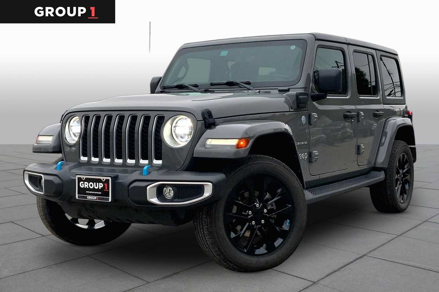 Used 2023 Jeep Wrangler Unlimited Sahara w/ Cold Weather Group AWD/4WD image 1