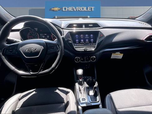 Used 2022 Chevrolet TrailBlazer RS w/ Technology Package FWD image 7
