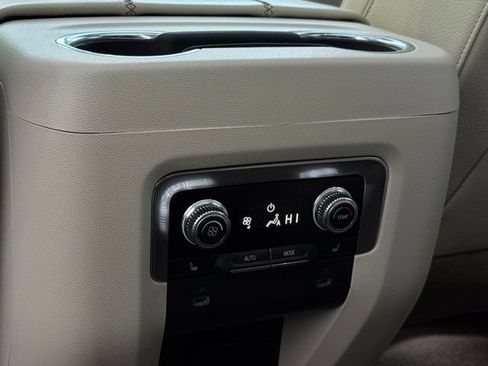 Used 2022 GMC Yukon Denali AWD/4WD image 14