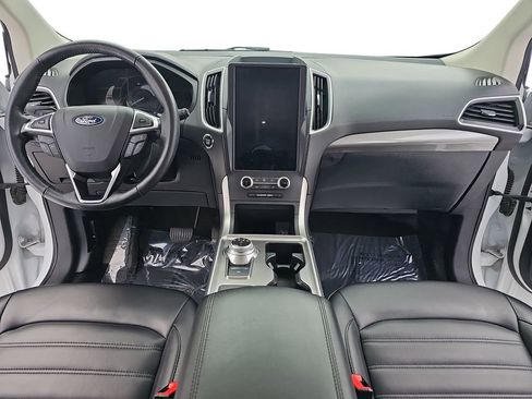 Used 2024 Ford Edge SEL image 9