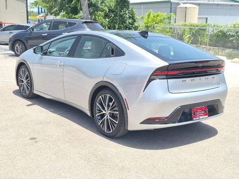 Used 2025 Toyota Prius Limited w/ Limited Premium Package FWD image 3