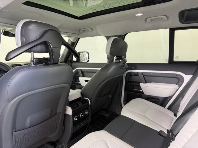 New 2026 Land Rover Defender 110 V8 AWD/4WD image 19