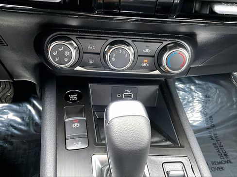 Used 2025 Nissan Kicks S image 14