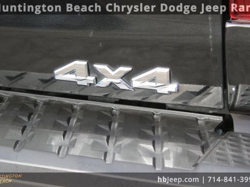 Used 2018 Nissan Titan Platinum Reserve w/ Platinum Utility Package image 6