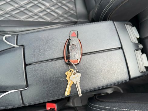 Used 2016 Mercedes-Benz E 400 Cabriolet image 2