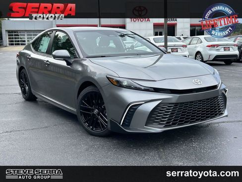 New 2026 Toyota Camry SE FWD image 1