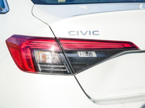 Used 2023 Honda Civic EX image 10
