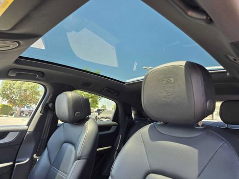 Used 2024 Porsche Cayenne S AWD/4WD image 23
