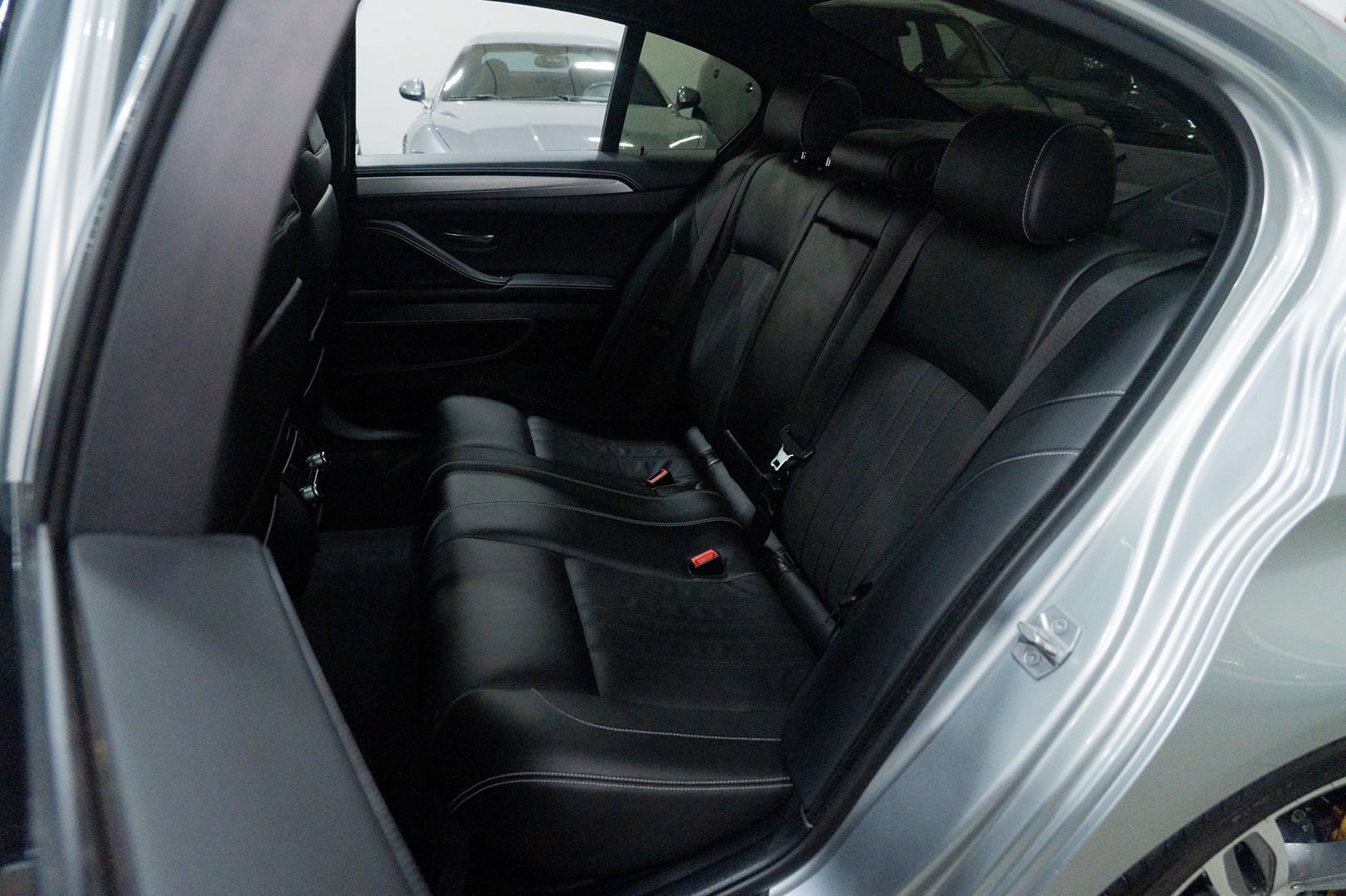 Used 2016 BMW M5 RWD image 28