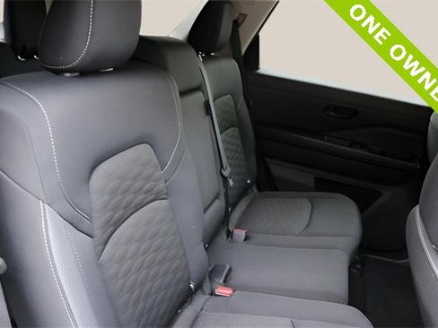 Used 2024 Nissan Pathfinder SV image 14