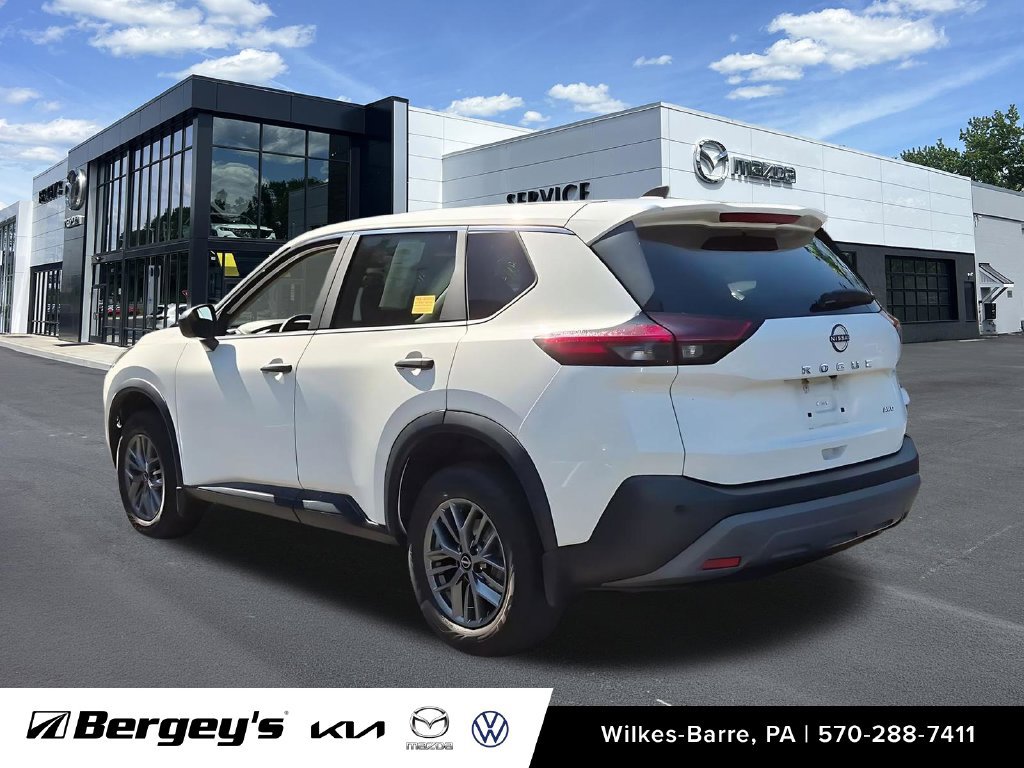 Used 2023 Nissan Rogue S AWD/4WD image 16