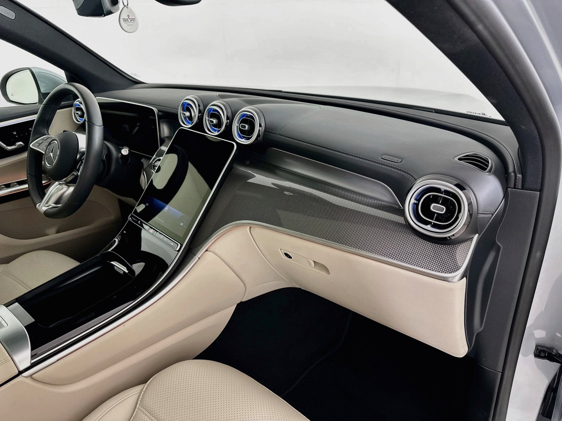 Certified 2026 Mercedes-Benz GLC 300 4MATIC image 31