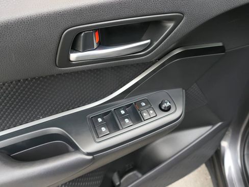 Used 2019 Toyota C-HR LE image 13