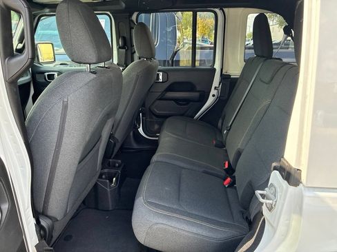Used 2025 Jeep Wrangler Unlimited Sahara AWD/4WD image 13