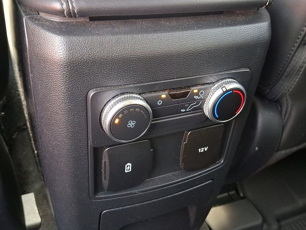 Used 2022 Ford Explorer XLT w/ Equipment Group 202A AWD/4WD image 14