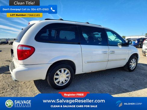 Used 2005 Chrysler Town & Country Touring image 4