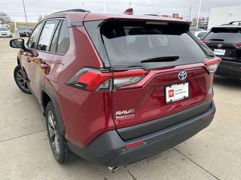 Certified 2023 Toyota RAV4 XLE Premium image 4