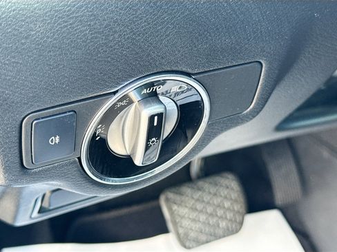 Used 2019 INFINITI QX30 image 11