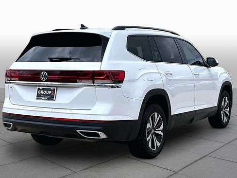 Used 2024 Volkswagen Atlas SE FWD image 12