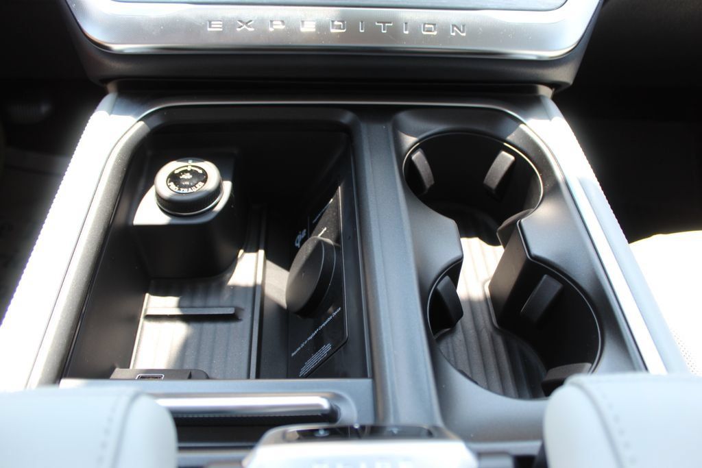 New 2027 Ford Expedition Max Platinum AWD/4WD image 30
