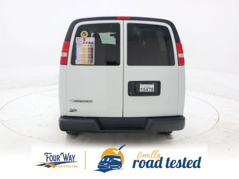 Used 2025 Chevrolet Express 3500 LS image 5