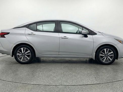 Used 2025 Nissan Versa SV FWD image 11