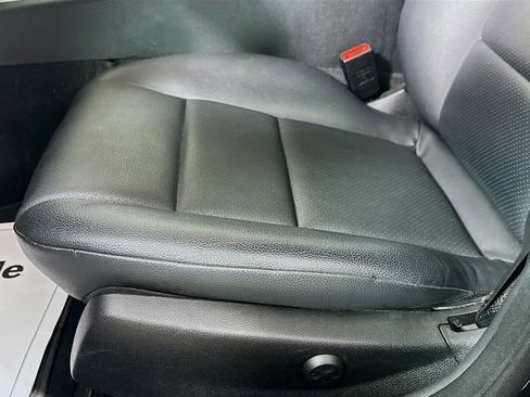 Used 2014 Mercedes-Benz C 300 4MATIC Sedan image 19