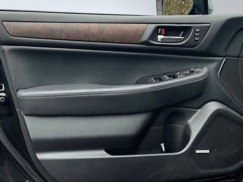 Used 2016 Subaru Outback 3.6R Limited AWD/4WD image 16