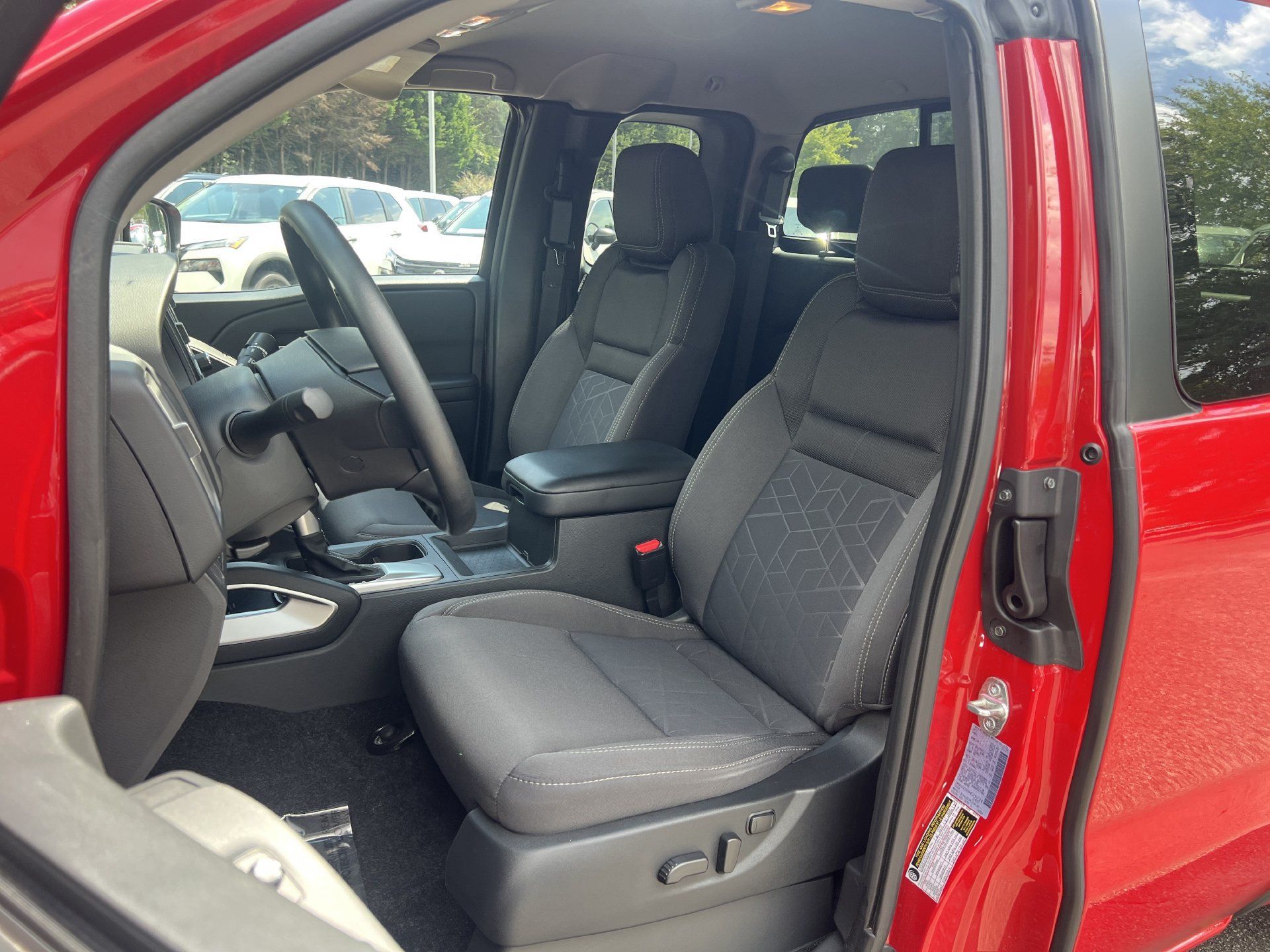 Certified 2025 Nissan Frontier SV RWD image 17