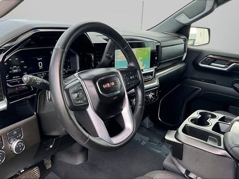Used 2024 GMC Sierra 1500 Elevation AWD/4WD image 12