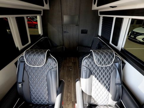 Used 2023 Mercedes-Benz Sprinter 3500 image 16