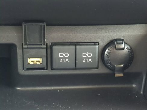 Used 2021 Toyota Highlander Limited image 22